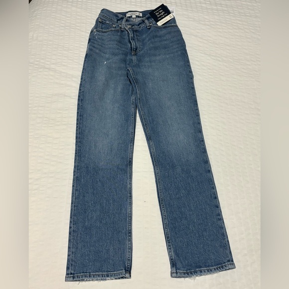 Curve Love Ultra High Rise 90s Straight Jean -Medium Wash- Criss-Cross Waistband - Picture 2 of 6